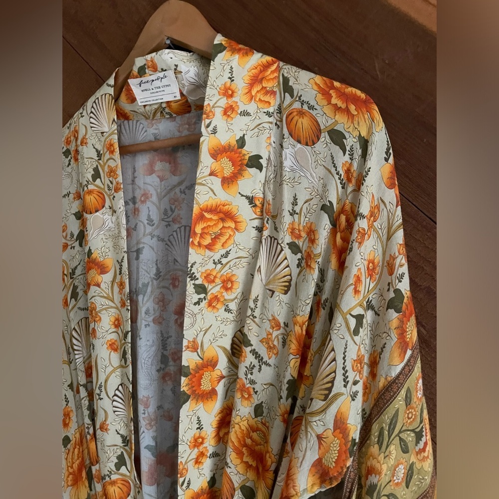 SPELL AND THE GYPSY x Free People Seashell Robe Kimono M/L - Picture 5 of 13